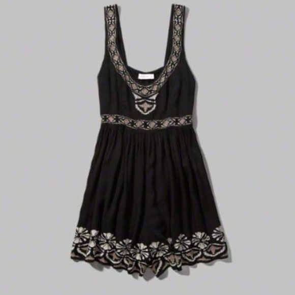 Abercrombie & Fitch Embroidered Romper Flagship Exclusive S - Picture 1 of 4